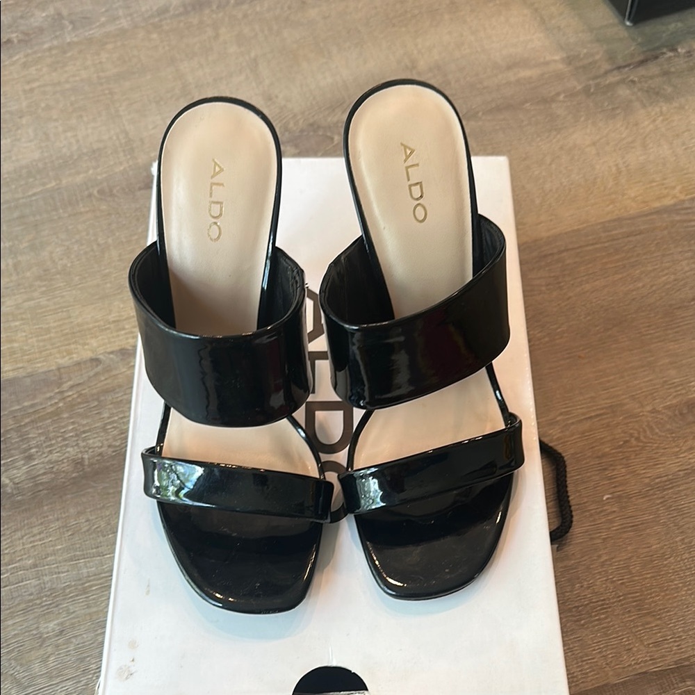 Aldo Black Mules with Chunky Heel and Modern Design